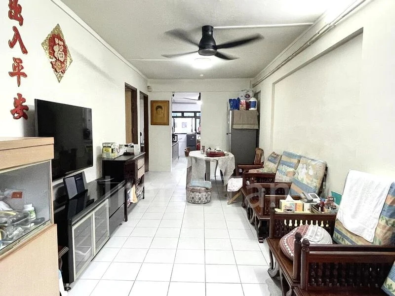 3 Room (3I) HDB for Sale in  313 Hougang Avenue 5 - Image 1