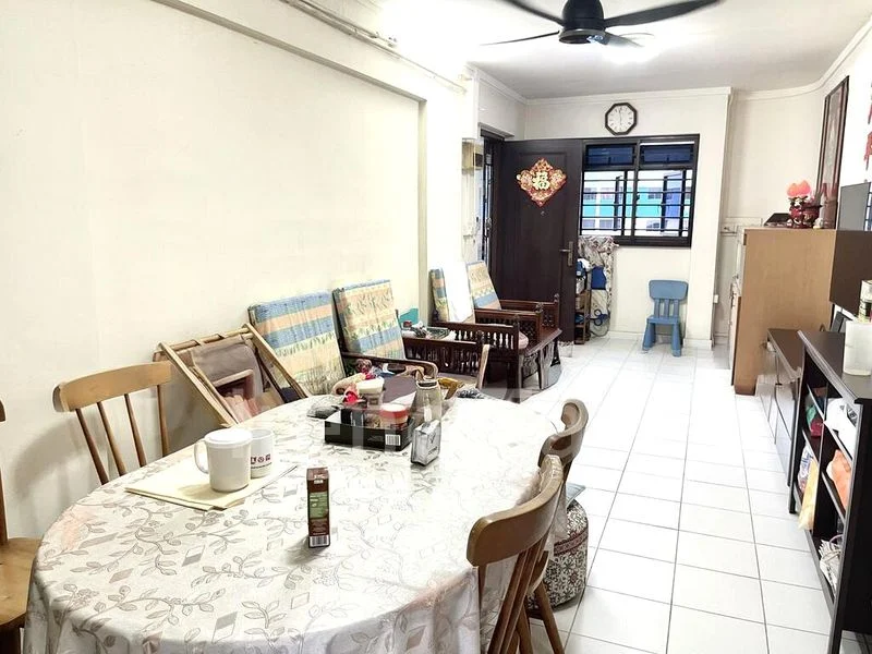 3 Room (3I) HDB for Sale in  313 Hougang Avenue 5 - Image 2