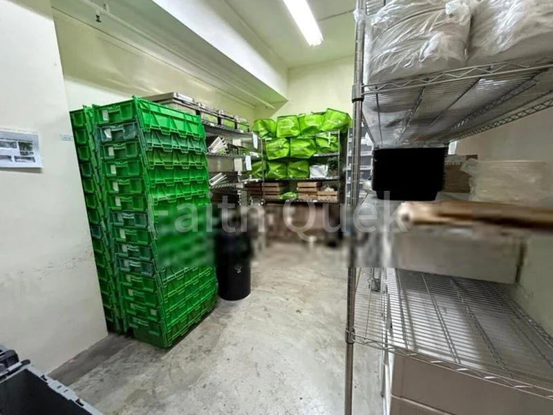 Light Industrial (B1) for Rent: Vertex, 1, 2, 3, 4, 5, 6, 7, 8, 9, 10, 11, 12, 13, - Image 3