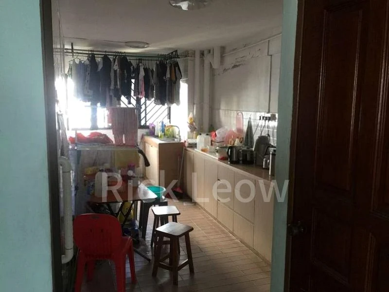 Common Room (HDB) for Rent in 227 Tampines Street 23 - Image 1