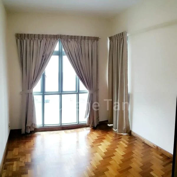 3 Bed Condo for Rent in  Hume Park II - Image 2