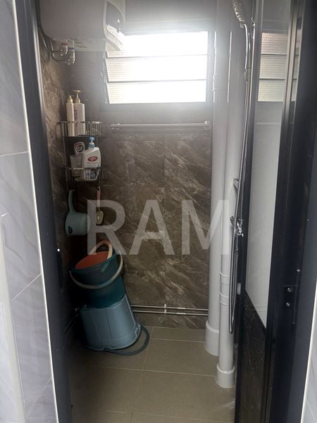 Common Room (HDB) for Rent in 129 Bukit Merah View - Image 5