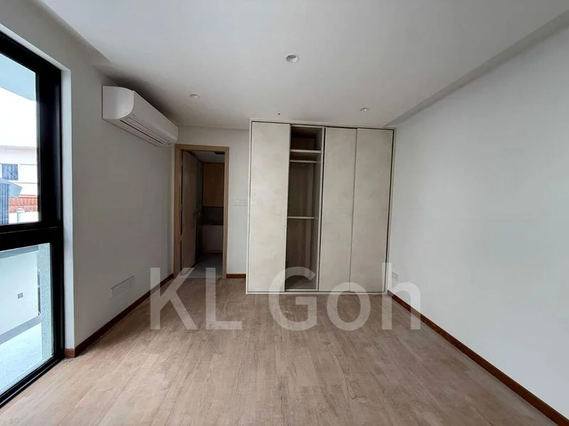 6 Bed Corner Terrace (Landed) for Sale in  The Glades - Image 5