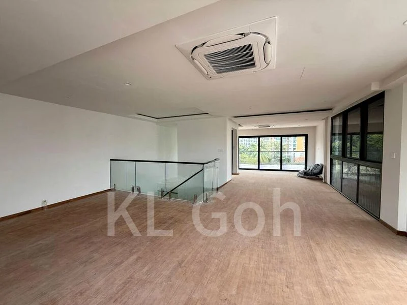 6 Bed Corner Terrace (Landed) for Sale in  The Glades - Image 2