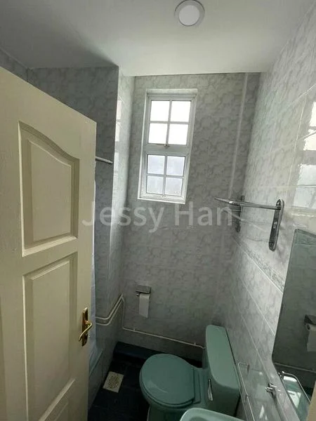 4+1 Bed Semi-Detached House (Landed) for Sale in  Bedok Avenue - Image 12