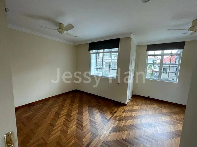 4+1 Bed Semi-Detached House (Landed) for Sale in  Bedok Avenue - Image 9
