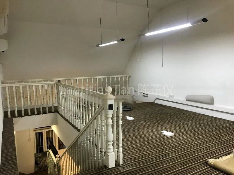 Shop / Shophouse for Rent: Middle Road - Image 7