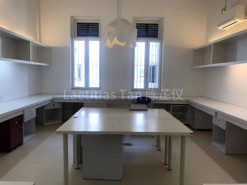 Shop / Shophouse for Rent: Middle Road - Image 2