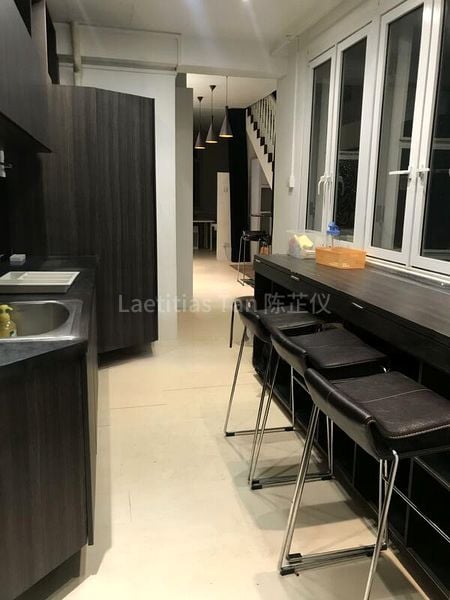 Shop / Shophouse for Rent: Middle Road - Image 6