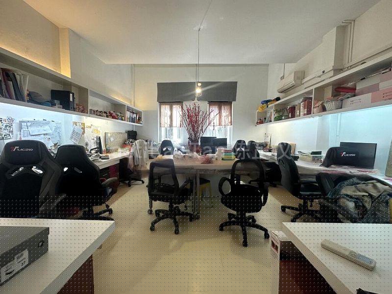 Shop / Shophouse for Rent: Middle Road - Image 9