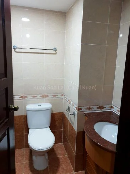 3 Bed Condo for Rent in  Westmere - Image 9