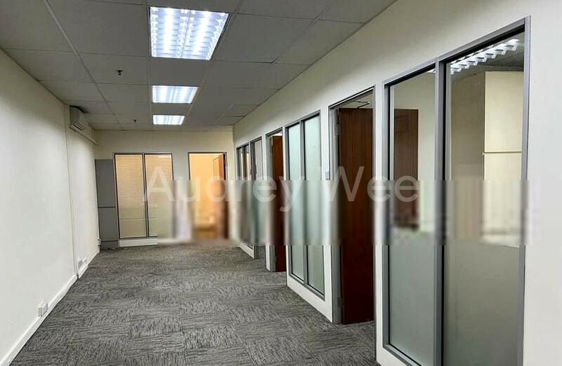 Light Industrial (B1) for Rent: Thye Hong Centre - Image 1