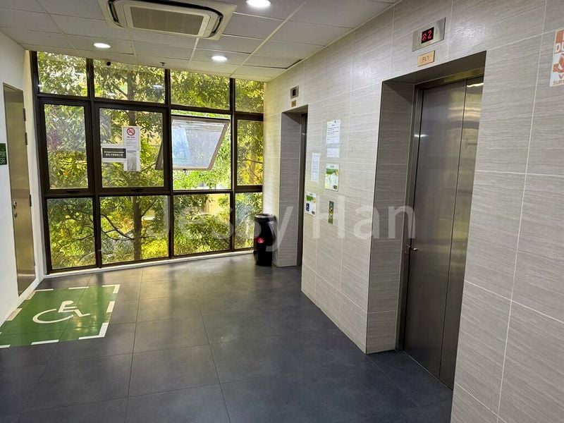 Light Industrial (B1) for Rent: The Commerze @ Irving - Image 1