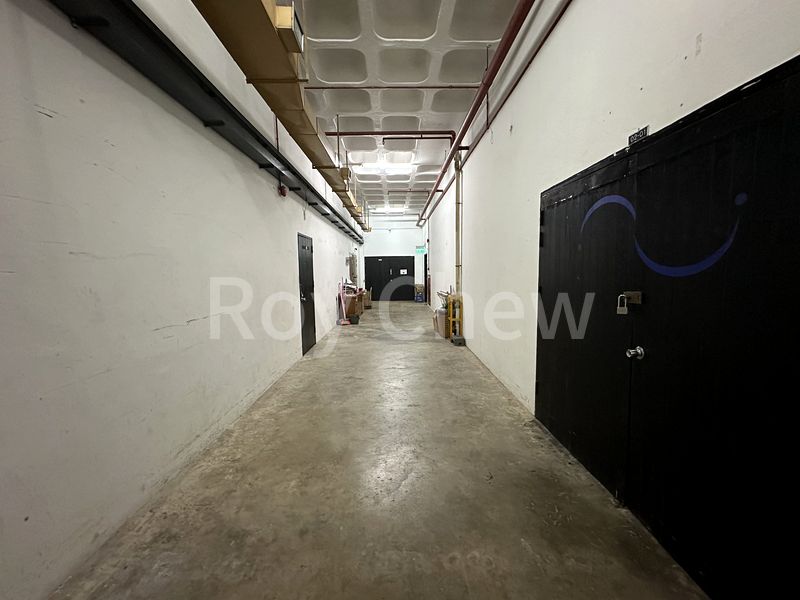 Light Industrial (B1) for Rent: Hillview Warehouse - Image 3