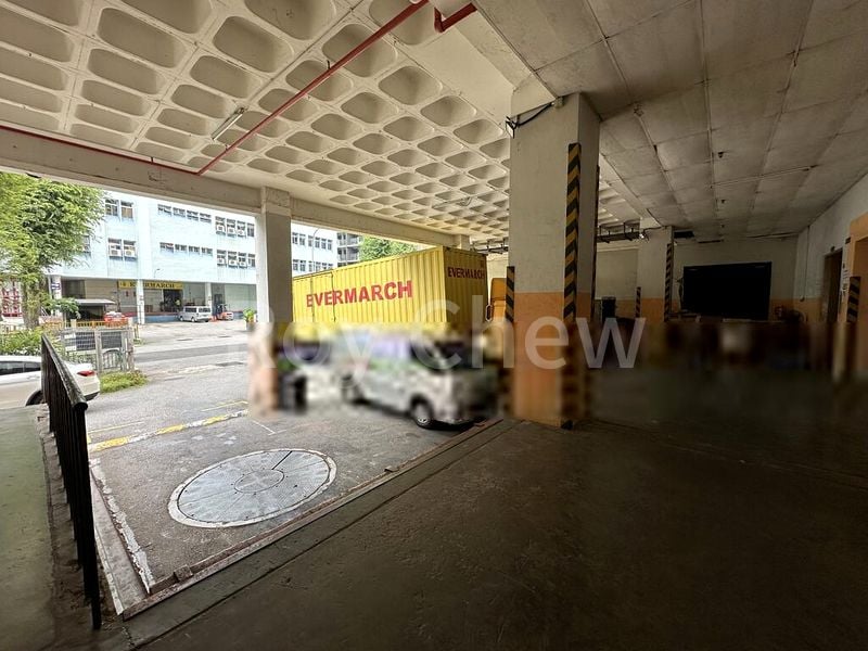 Light Industrial (B1) for Rent: Hillview Warehouse - Image 2