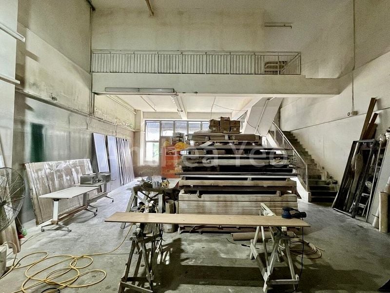 E9 Premium - Image 1