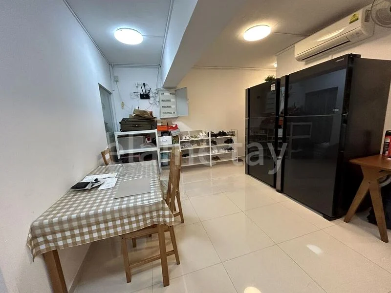 4 Bed Apartment (Condo) for Sale in  People's Park Complex - Image 10