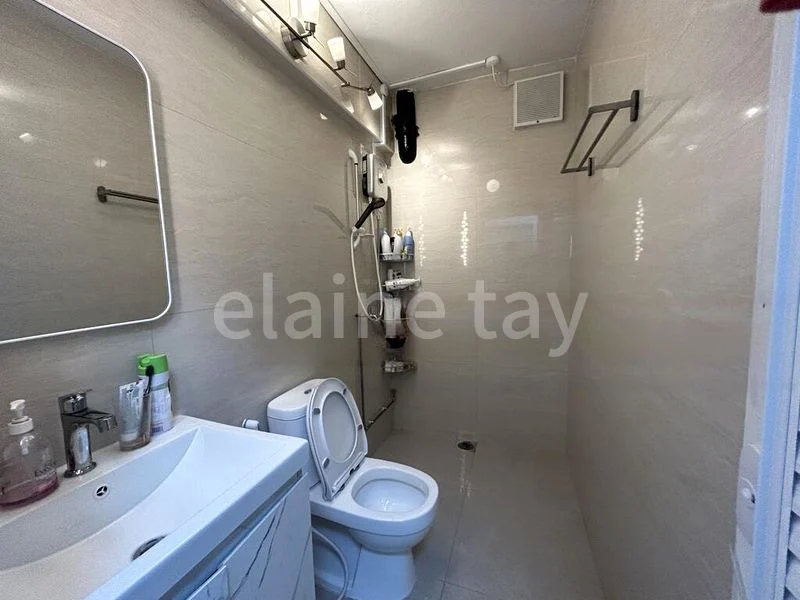 4 Bed Apartment (Condo) for Sale in  People's Park Complex - Image 12