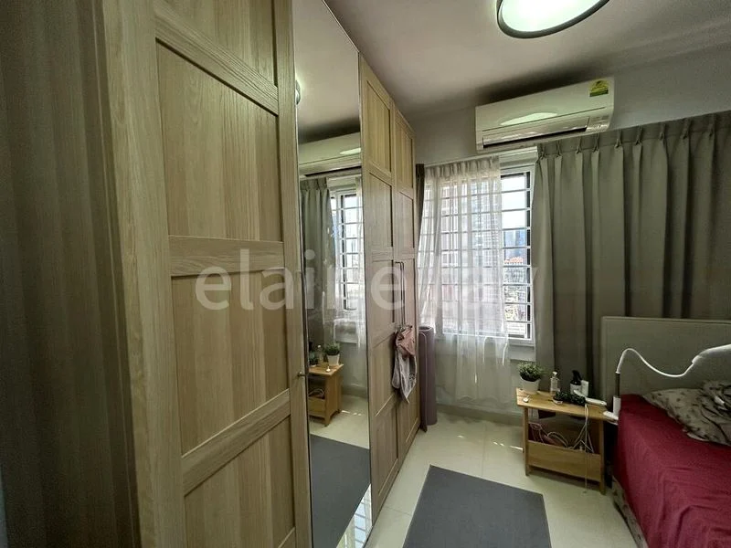 4 Bed Apartment (Condo) for Sale in  People's Park Complex - Image 9