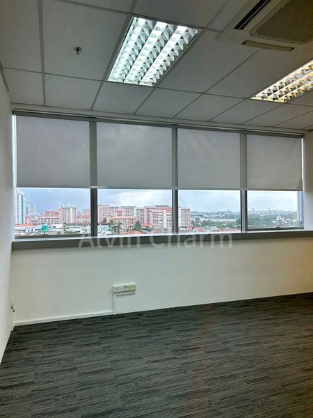 Office for Sale in One Pemimpin - Image 1