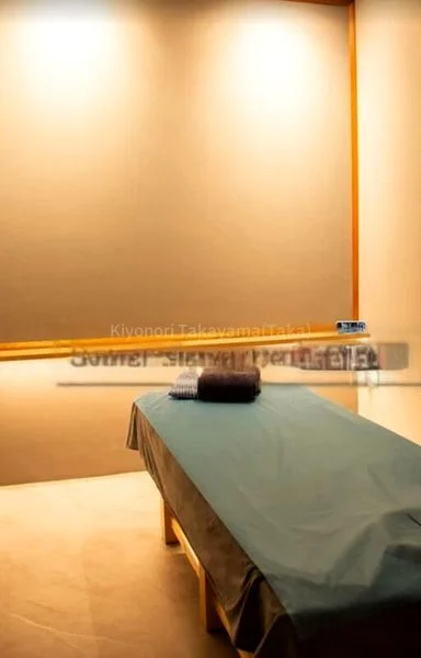 Other Retail for Rent: Alexandra Road - Image 2