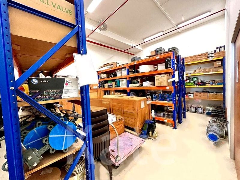 Light Industrial (B1) for Sale: Quartz Industrial Building - Image 7