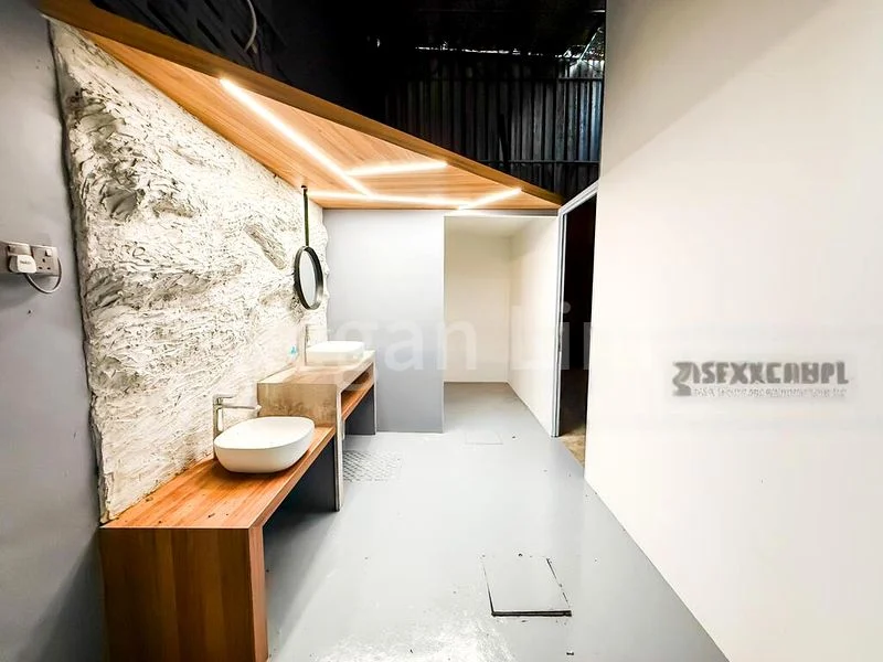 Light Industrial (B1) for Rent: 3-Storey, Standalone B1 Industrial Property - Image 5