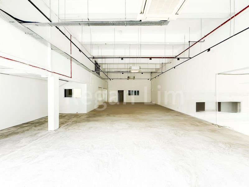 Light Industrial (B1) for Rent: 3-Storey, Standalone B1 Industrial Property - Image 4