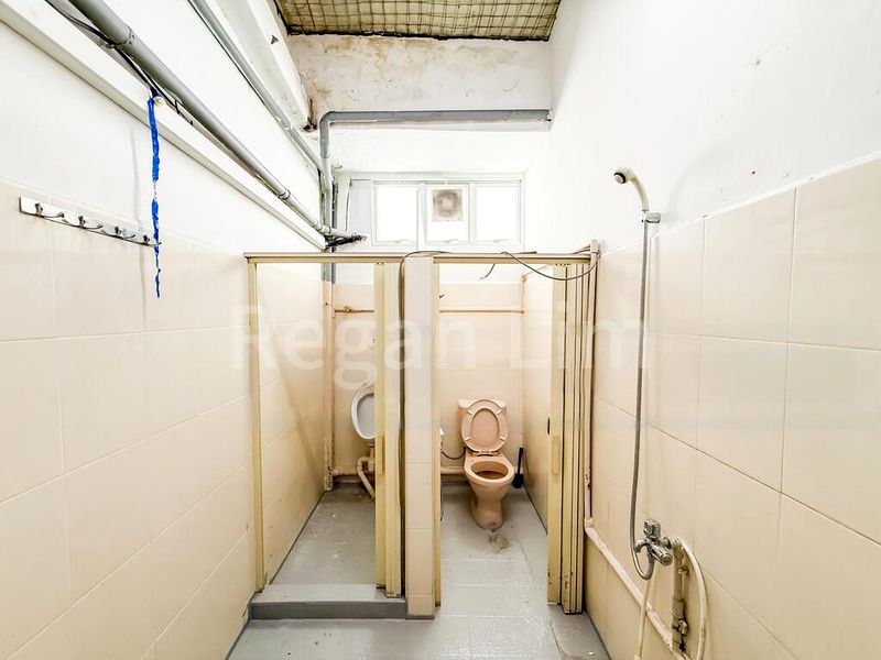 Light Industrial (B1) for Rent: 3-Storey, Standalone B1 Industrial Property - Image 9