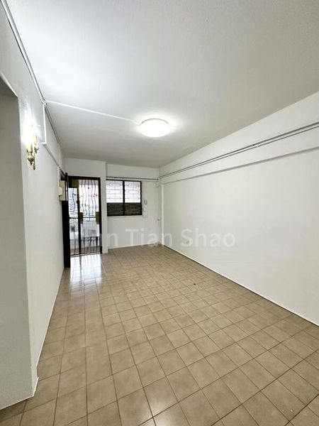 3 Room (3NG) HDB for Sale in 602 Clementi West Street 1 - Image 2