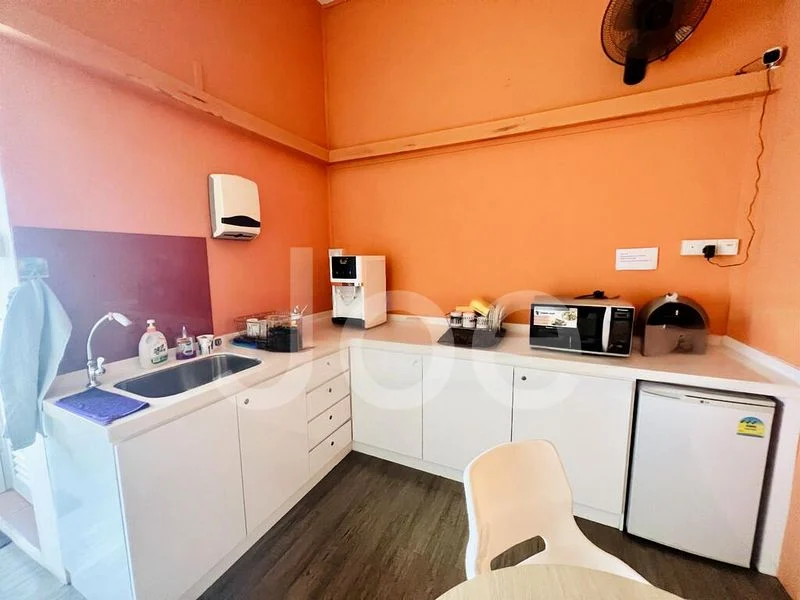 Light Industrial (B1) for Sale: Tradehub 21 - Image 3