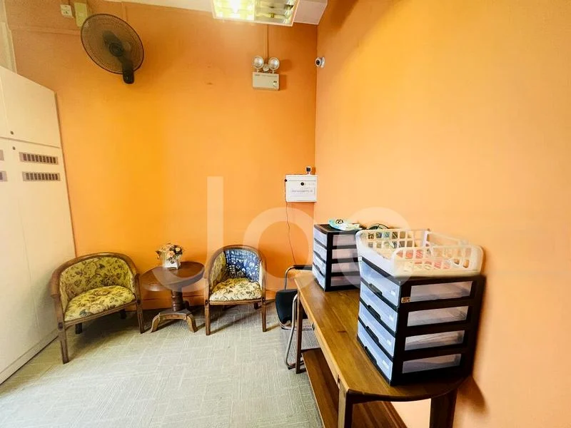 Light Industrial (B1) for Sale: Tradehub 21 - Image 1