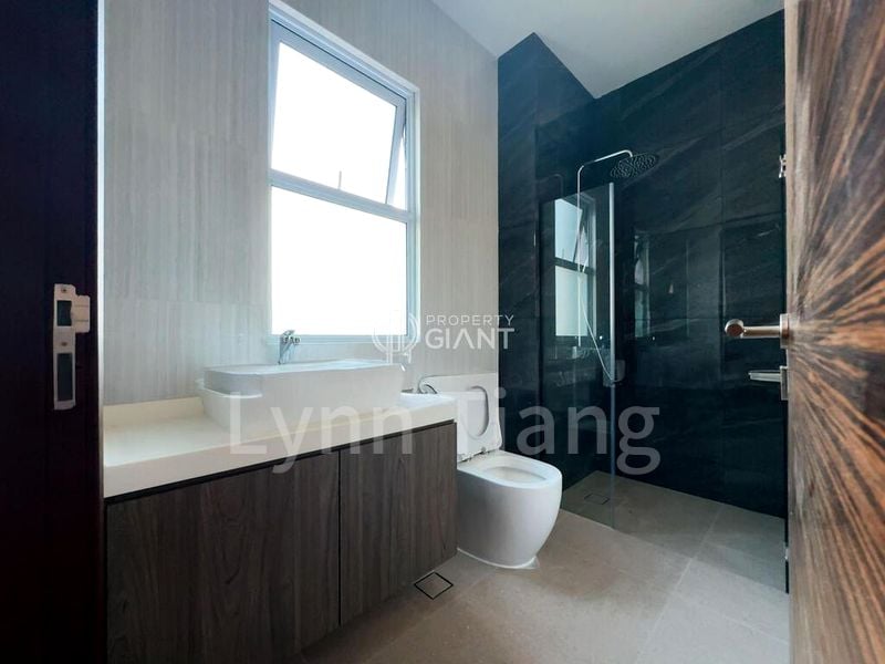 6 Bed Terraced House (Landed) for Sale in Toh Estate - Image 5