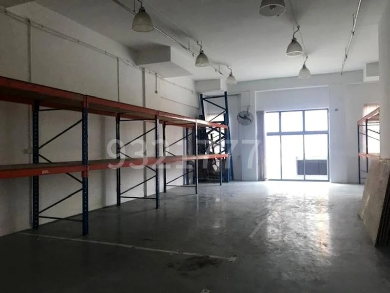 Light Industrial (B1) for Rent: Tradehub 21 - Image 2