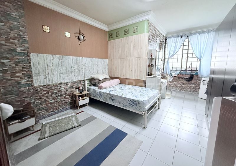 5 Room (5I) HDB for Sale in  751 Jurong West Street 73 - Image 4