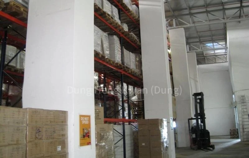 Warehouse for Rent:  8m Ceiling - Great Image - Loading Bays - Image 2