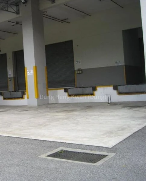 Warehouse for Rent:  8m Ceiling - Great Image - Loading Bays - Image 1