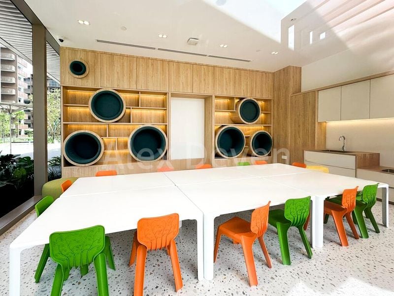 3 Bed Apartment (Condo) for Sale in Pasir Ris 8 / Pasir Ris Mall - Image 4