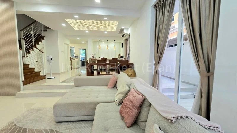 4 Bed Semi-Detached House (Landed) for Sale in  Burgundy Hill - Image 3