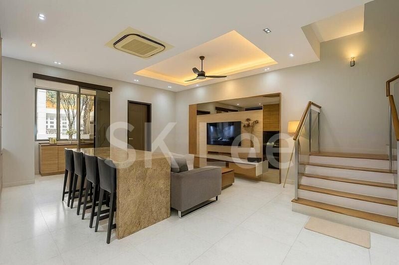 5 Bed Terraced House (Landed) for Sale in  Villa Verde - Image 1