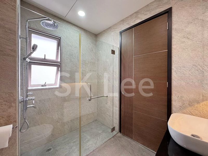 5 Bed Terraced House (Landed) for Sale in  Villa Verde - Image 5