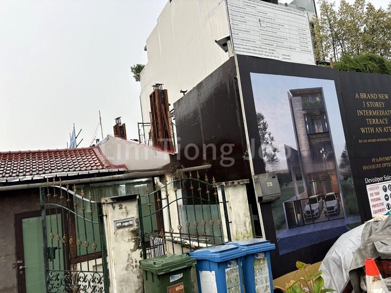 5 Bed Terraced House (Landed) for Sale in The Watergardens At Canberra - Image 3
