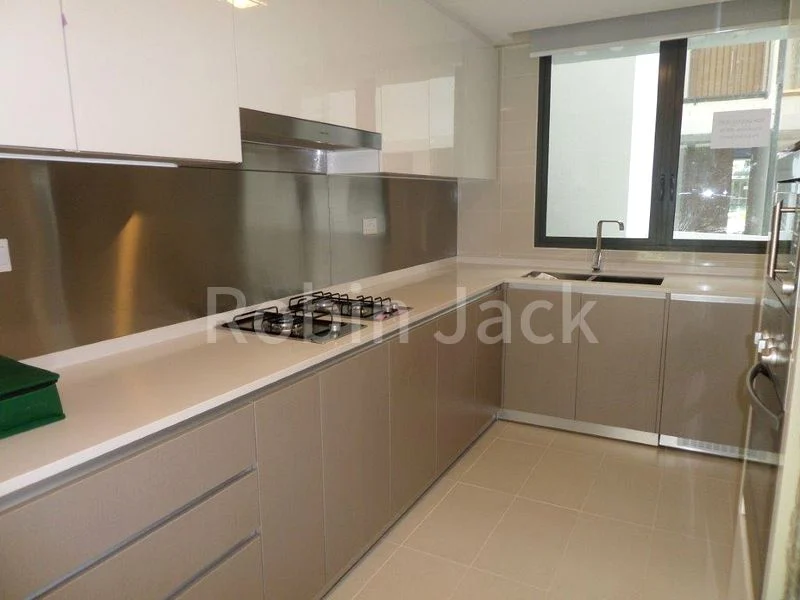 4 Bed Condo for Sale in Hedges Park Condominium - Image 6