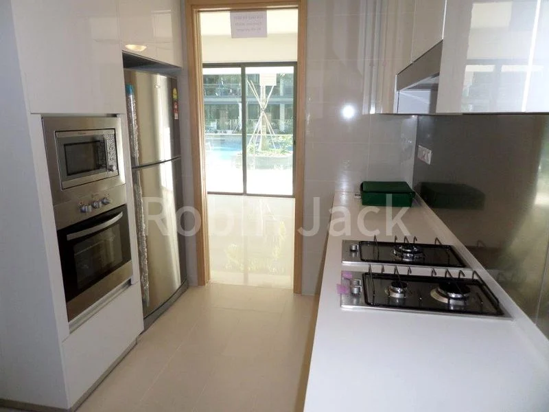 4 Bed Condo for Sale in Hedges Park Condominium - Image 7