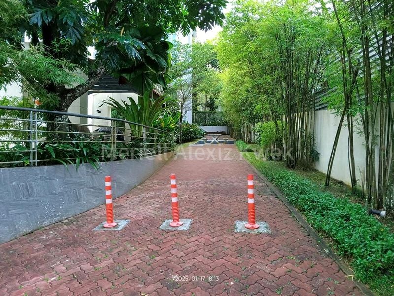 5 Bed Apartment (Condo) for Rent in Nassimville - Image 1