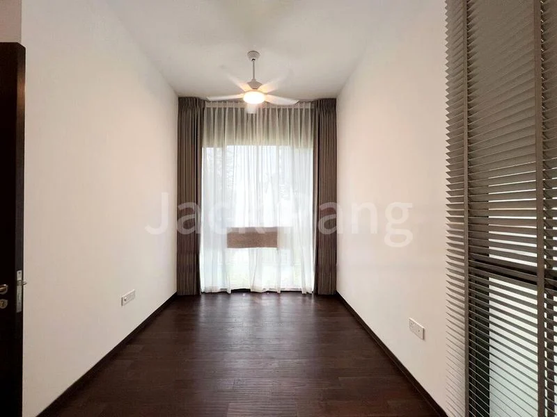 5 Bed Condo for Rent in  Parc Clematis - Image 9