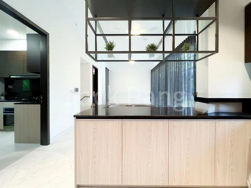 5 Bed Condo for Rent in  Parc Clematis - Image 5