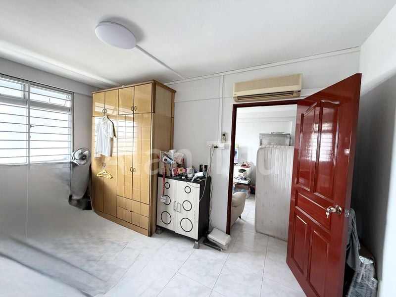 Common Room (HDB) for Rent in  3 Beach Road - Image 1