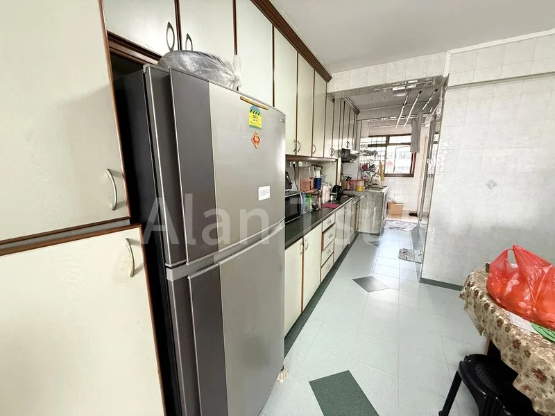 Common Room (HDB) for Rent in  3 Beach Road - Image 2