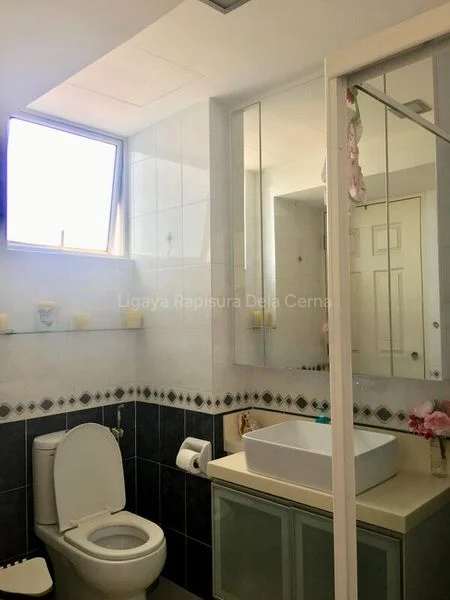 3 Bed Condo for Sale in  Elias Green - Image 5